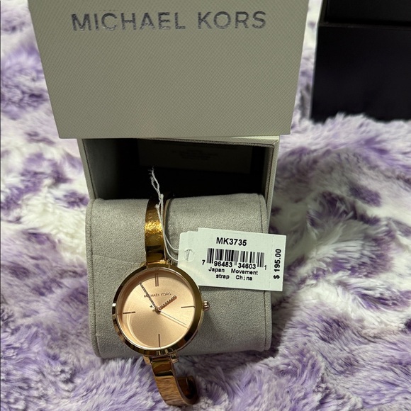 Michael Kors Blush Gold Women's Watch - Picture 1 of 8